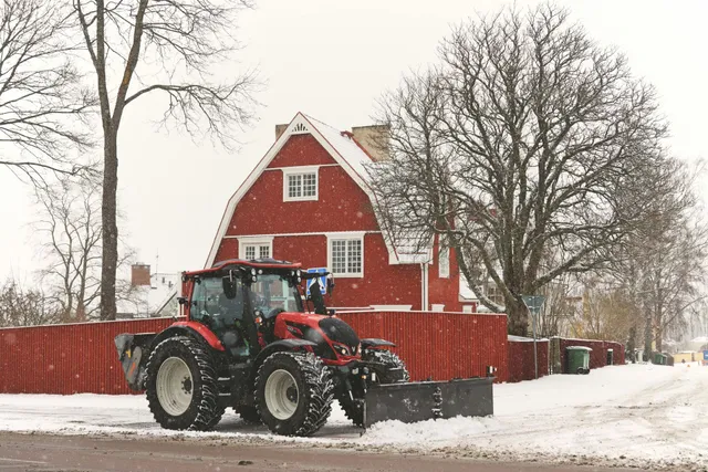 professional local residential snow removal in Saskatoon